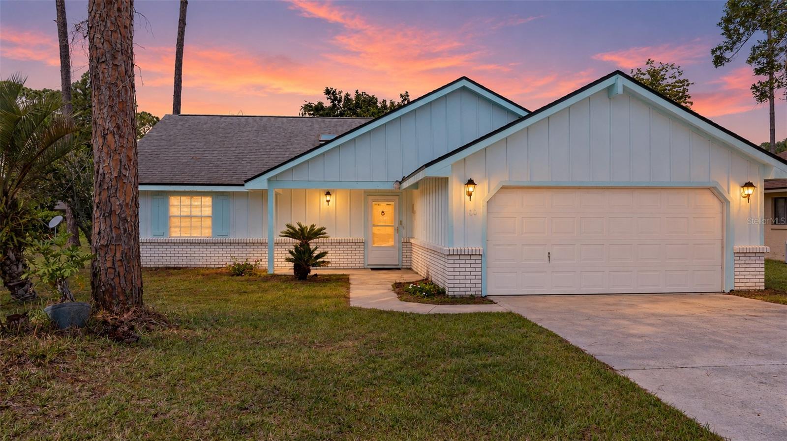 Single Family Residence in PALM COAST, FL - Daniel Dourado