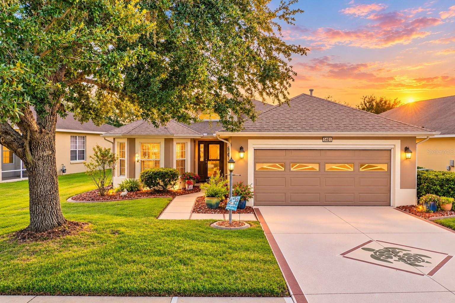 Single Family Residence in LEESBURG, FL - Daniel Dourado