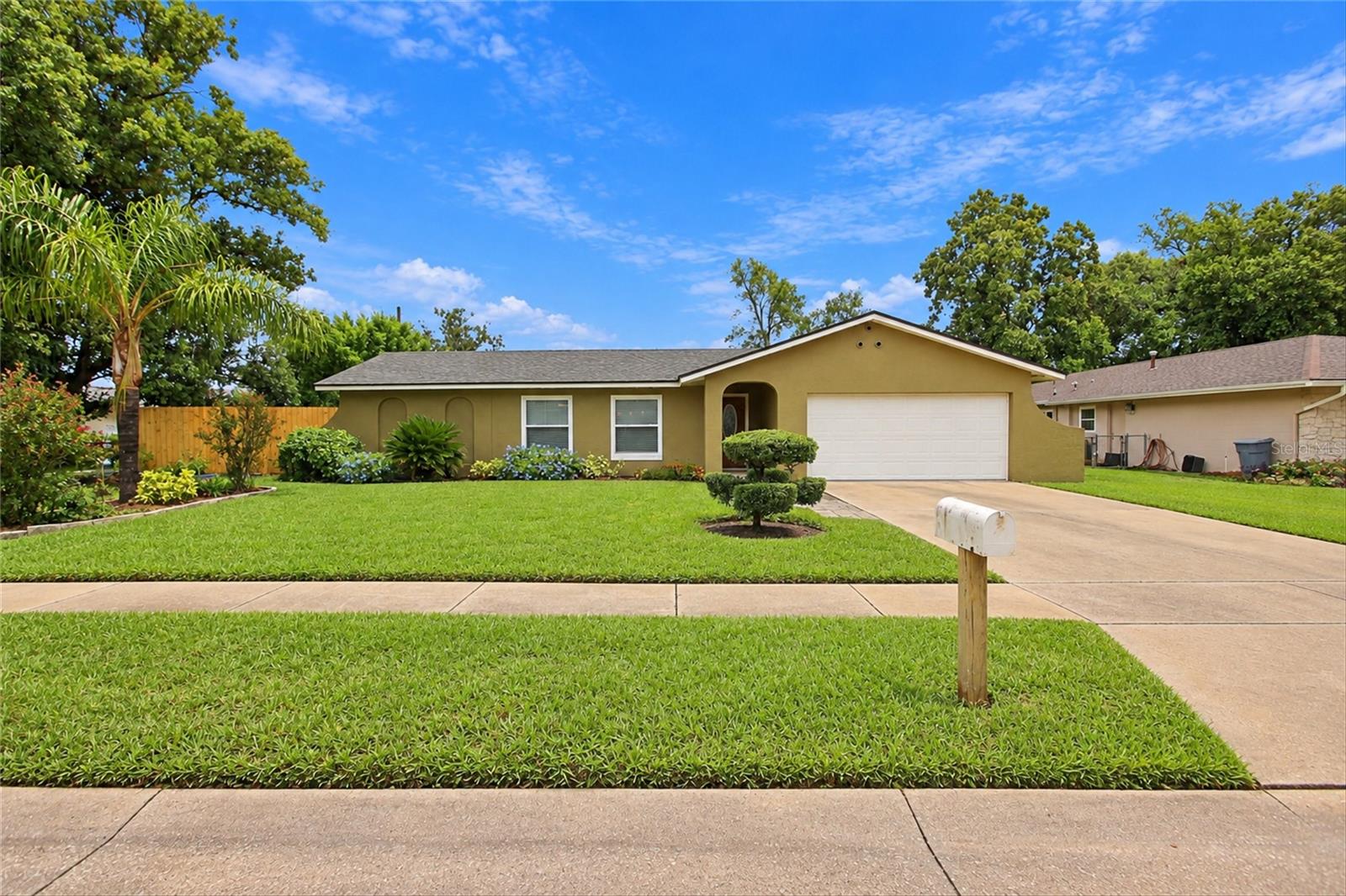 Single Family Residence in ALTAMONTE SPRINGS, FL - Daniel Dourado