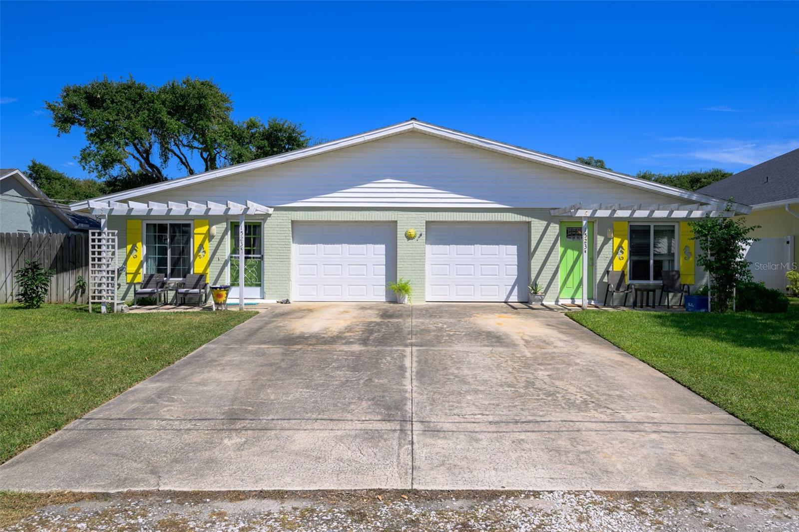 Duplex in FLAGLER BEACH, FL - Daniel Dourado
