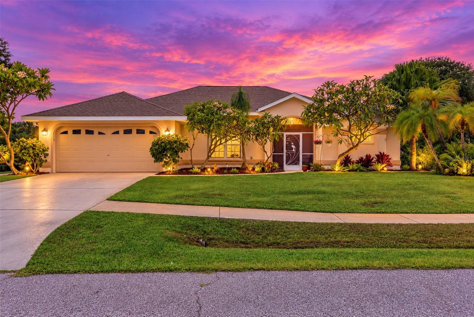 Single Family Residence in ENGLEWOOD, FL - Daniel Dourado