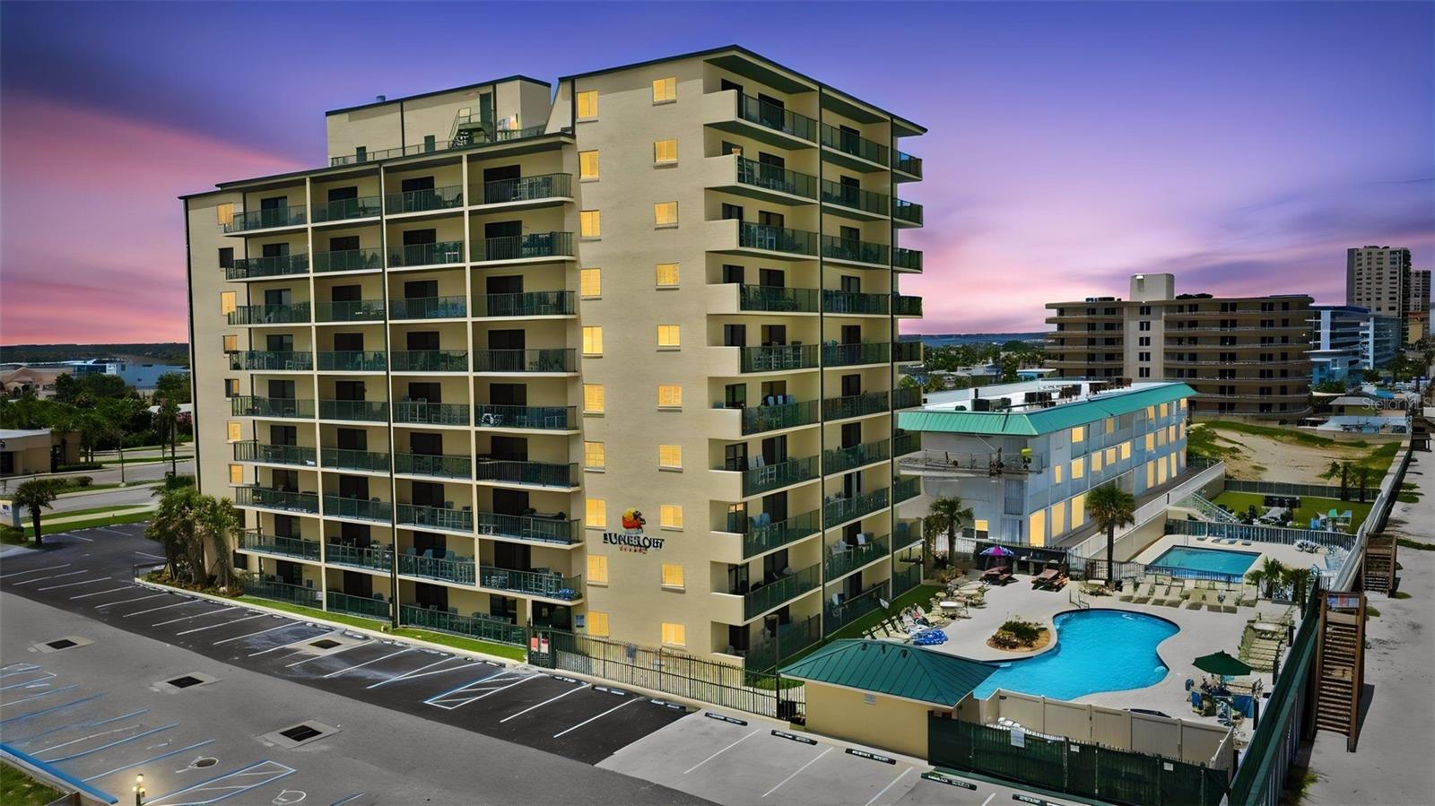 Condominium em DAYTONA BEACH SHORES, FL - Daniel Dourado
