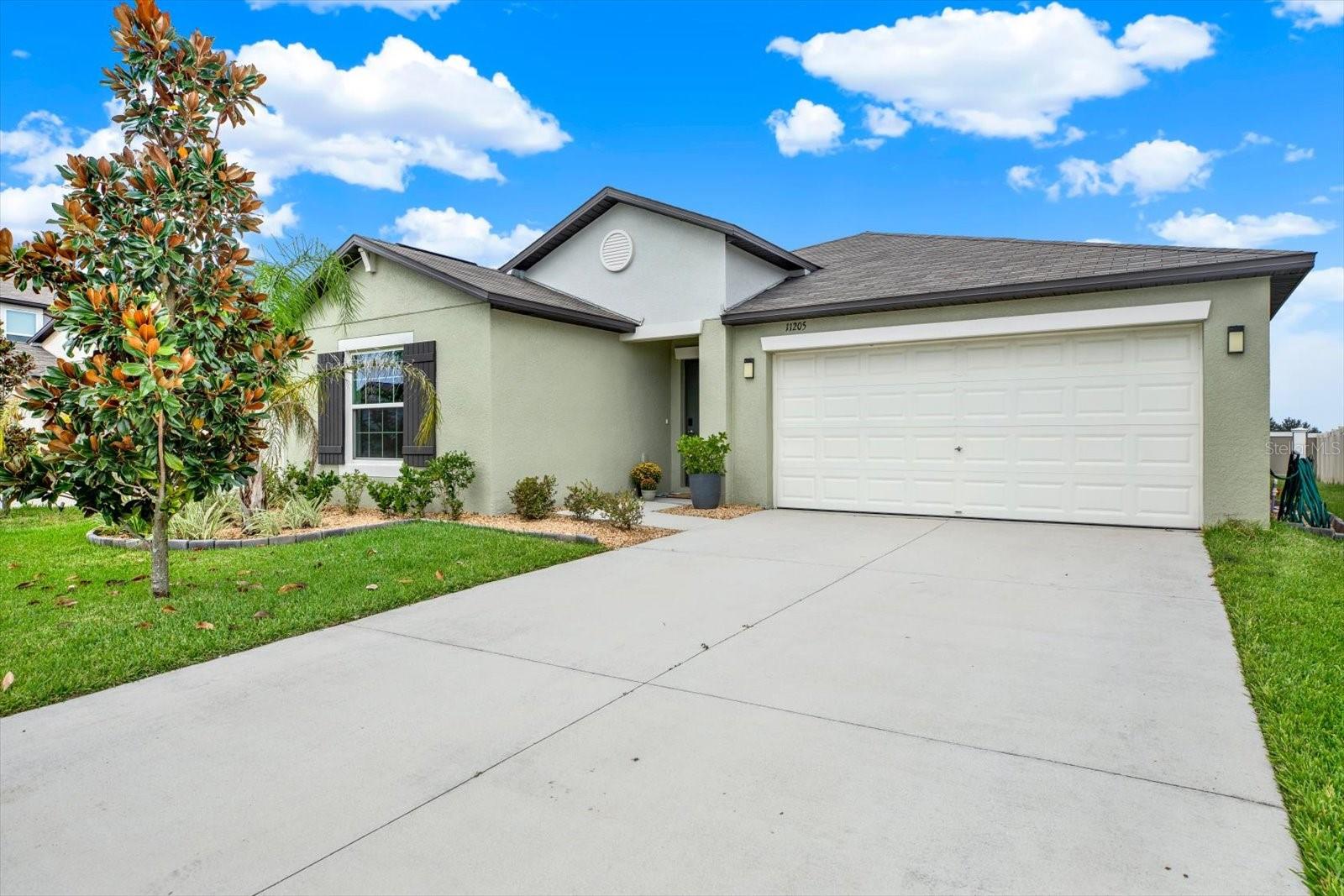 Single Family Residence in SAN ANTONIO, FL - Daniel Dourado