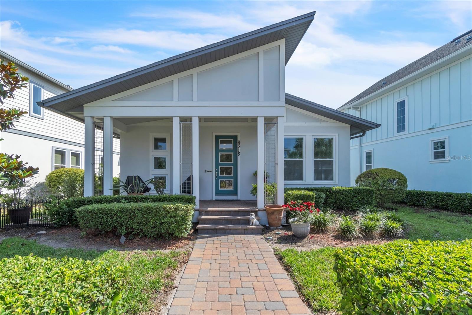 Single Family Residence in ORLANDO, FL - Daniel Dourado