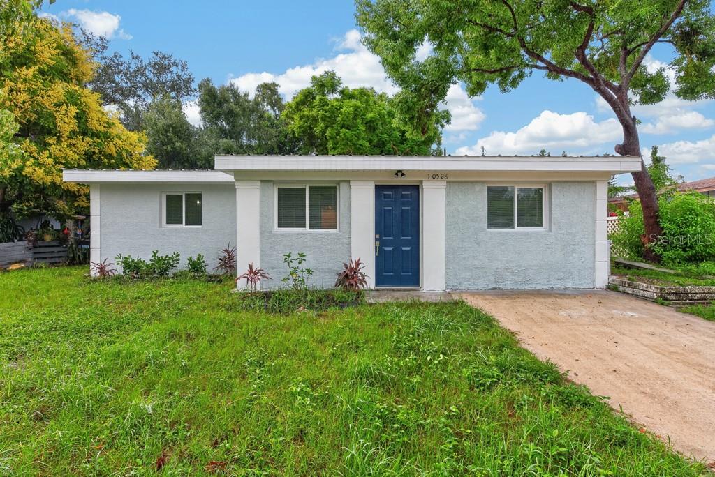 Single Family Residence in LARGO, FL - Daniel Dourado