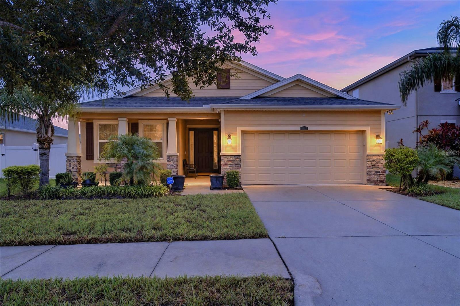 Single Family Residence in RIVERVIEW, FL - Daniel Dourado