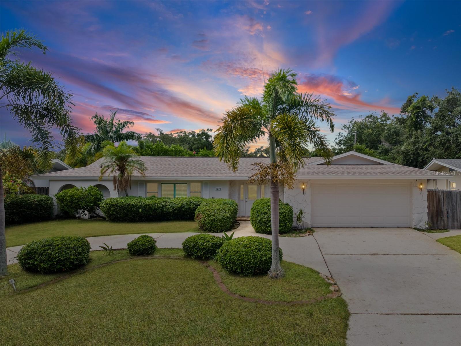 Single Family Residence in LARGO, FL - Daniel Dourado