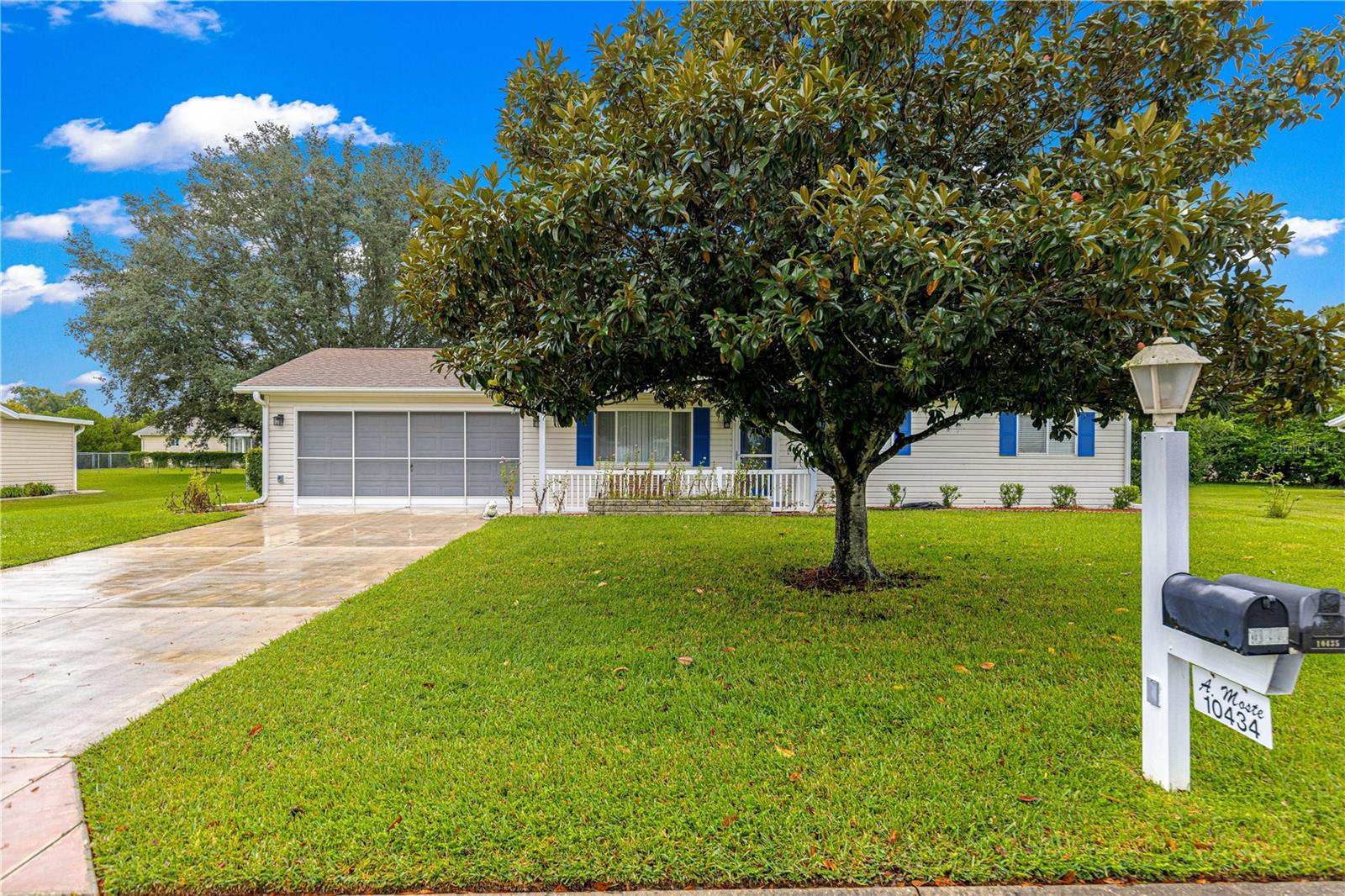 Single Family Residence in SUMMERFIELD, FL - Daniel Dourado