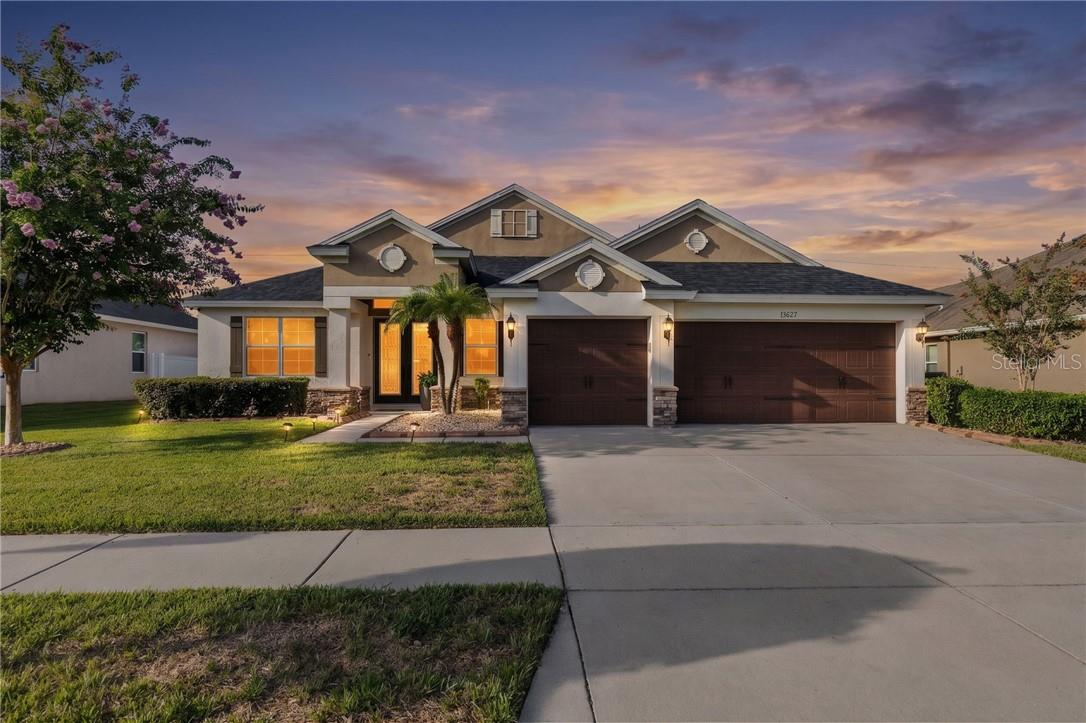 Single Family Residence in Riverview, FL - Daniel Dourado
