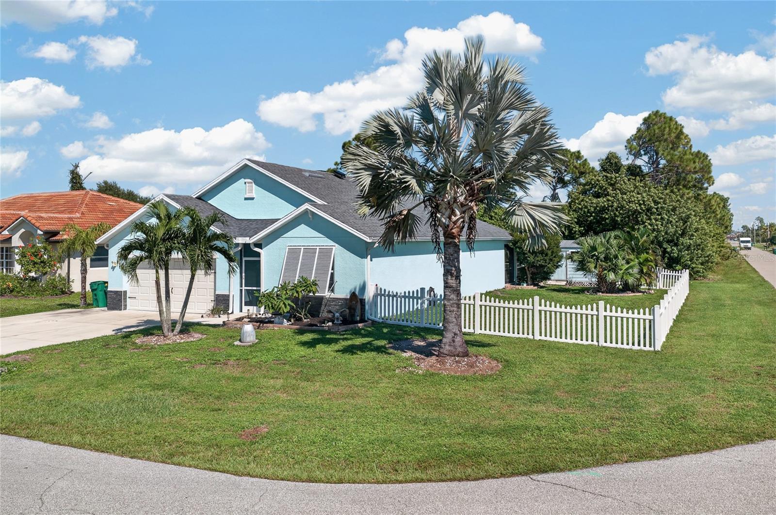 Single Family Residence in PORT CHARLOTTE, FL - Daniel Dourado