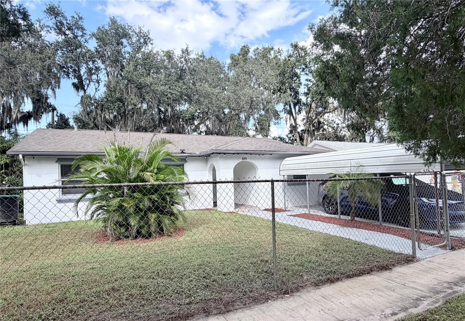 Single Family Residence in ORLANDO, FL - Daniel Dourado