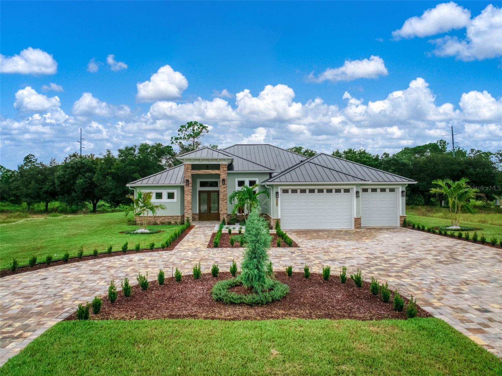 Single Family Residence in SEBRING, FL - Daniel Dourado