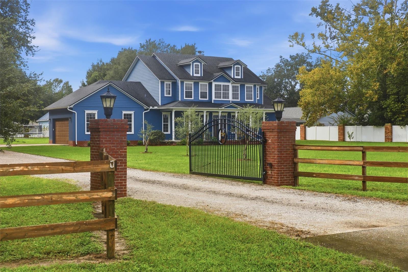 Single Family Residence in WINTER GARDEN, FL - Daniel Dourado
