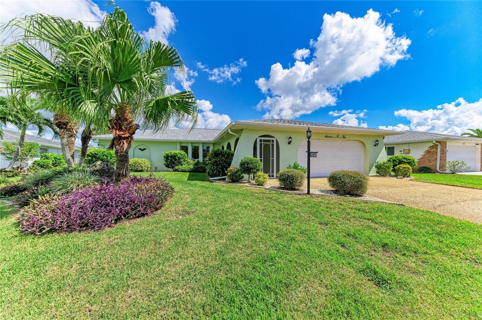 Single Family Residence in VENICE, FL - Daniel Dourado