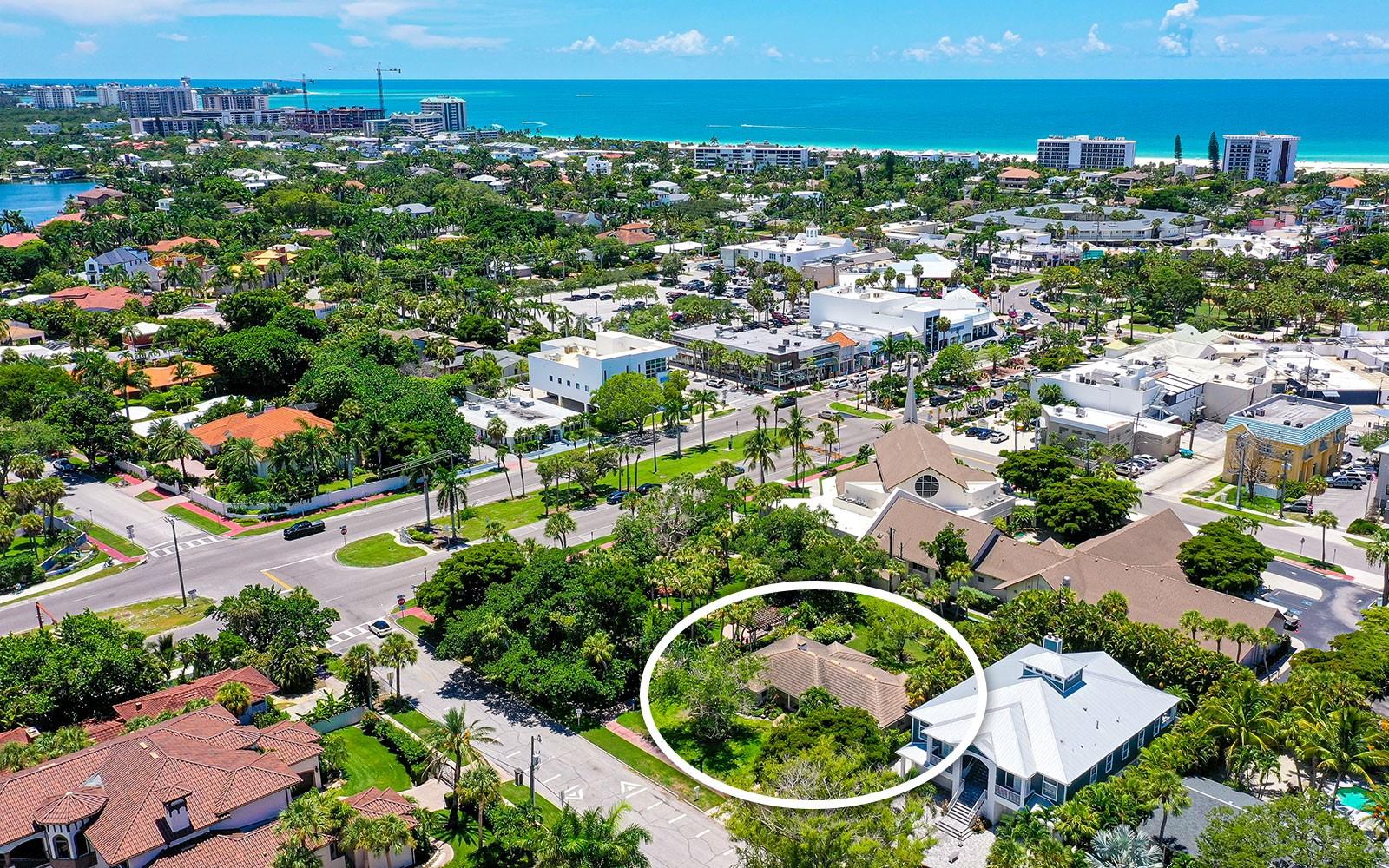 Single Family Residence in SARASOTA, FL - Daniel Dourado