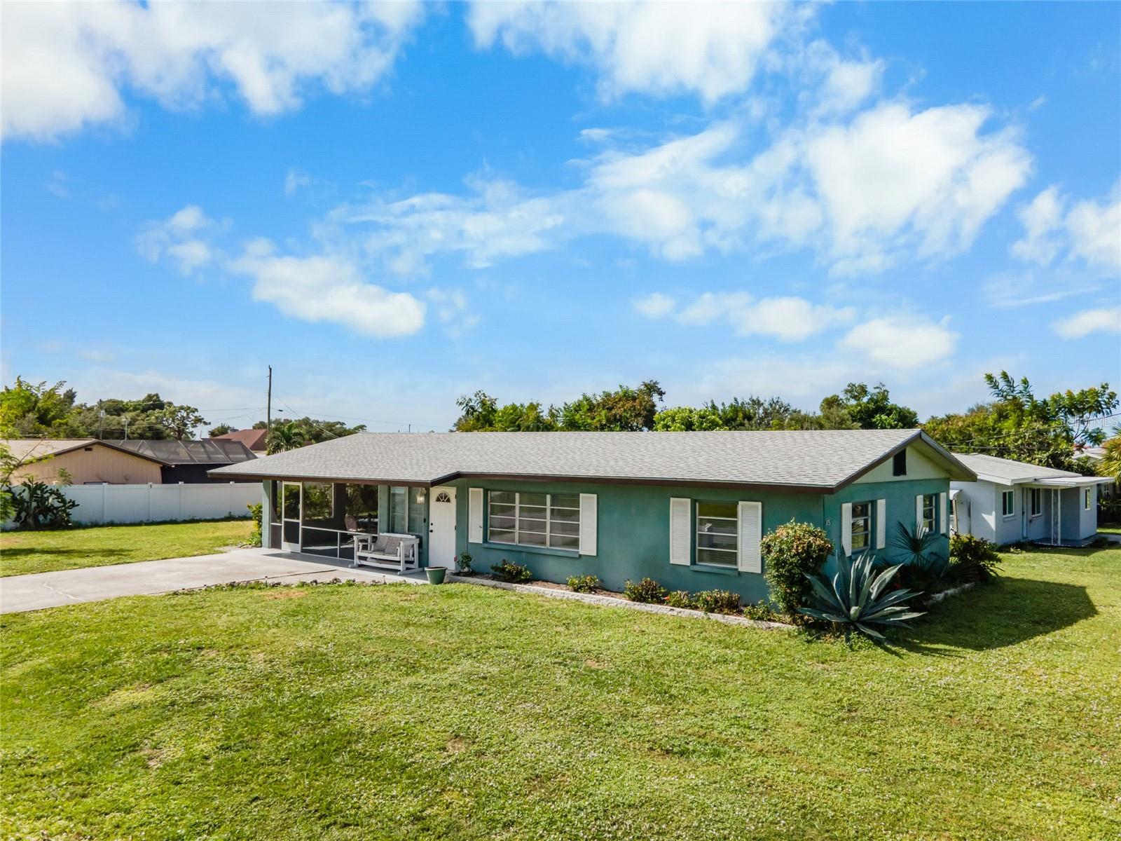 Single Family Residence in ENGLEWOOD, FL - Daniel Dourado