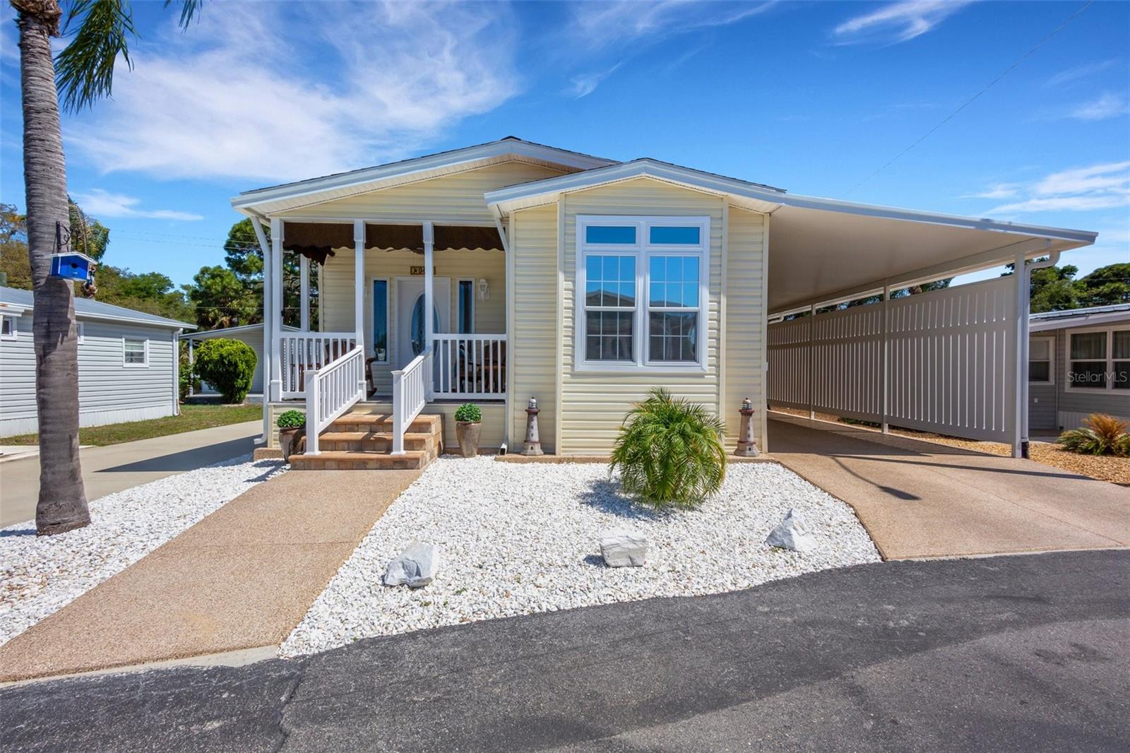 Manufactured Home - Post 1977 in SARASOTA, FL - Daniel Dourado