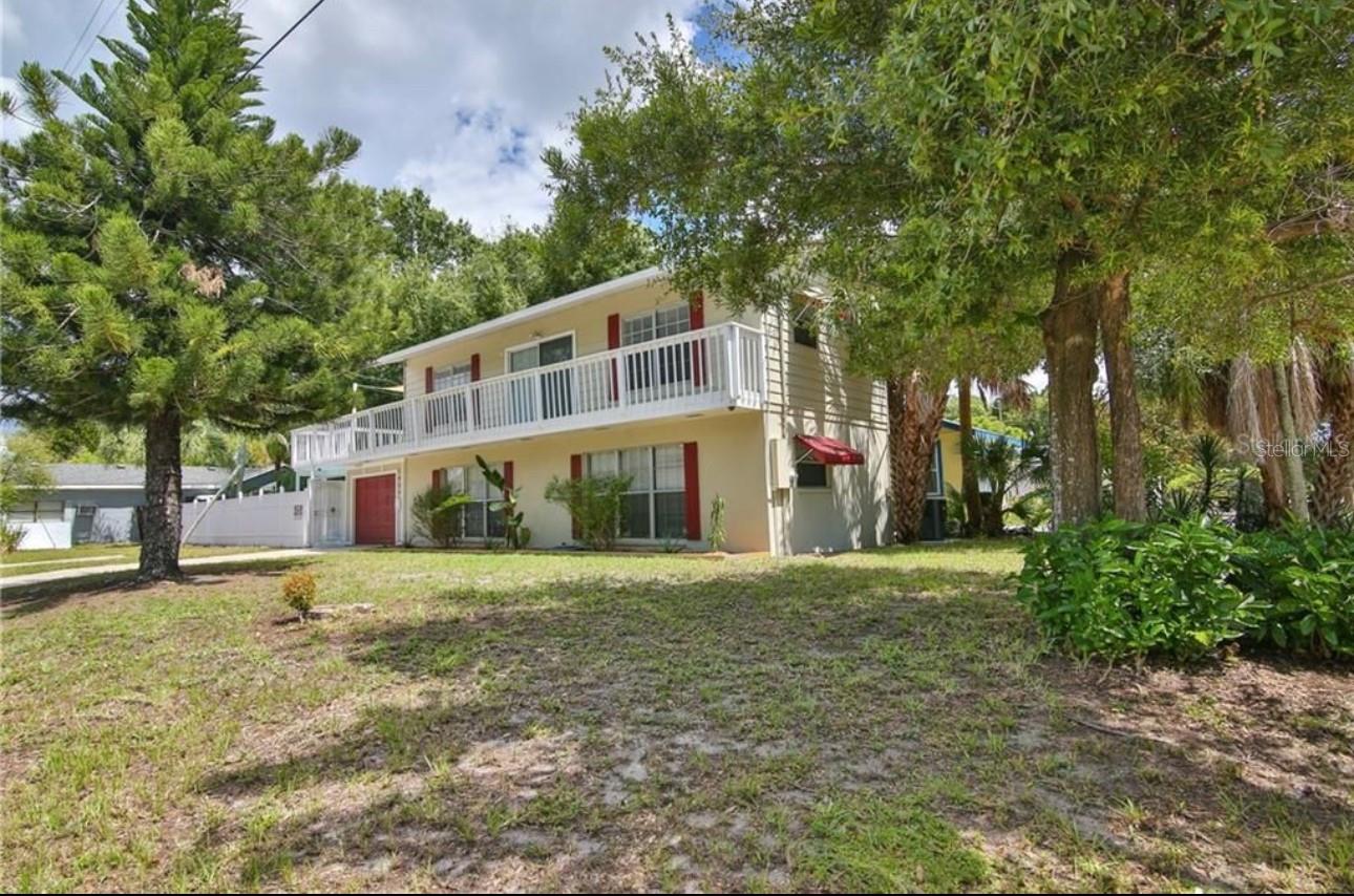 Single Family Residence in BRADENTON, FL - Daniel Dourado