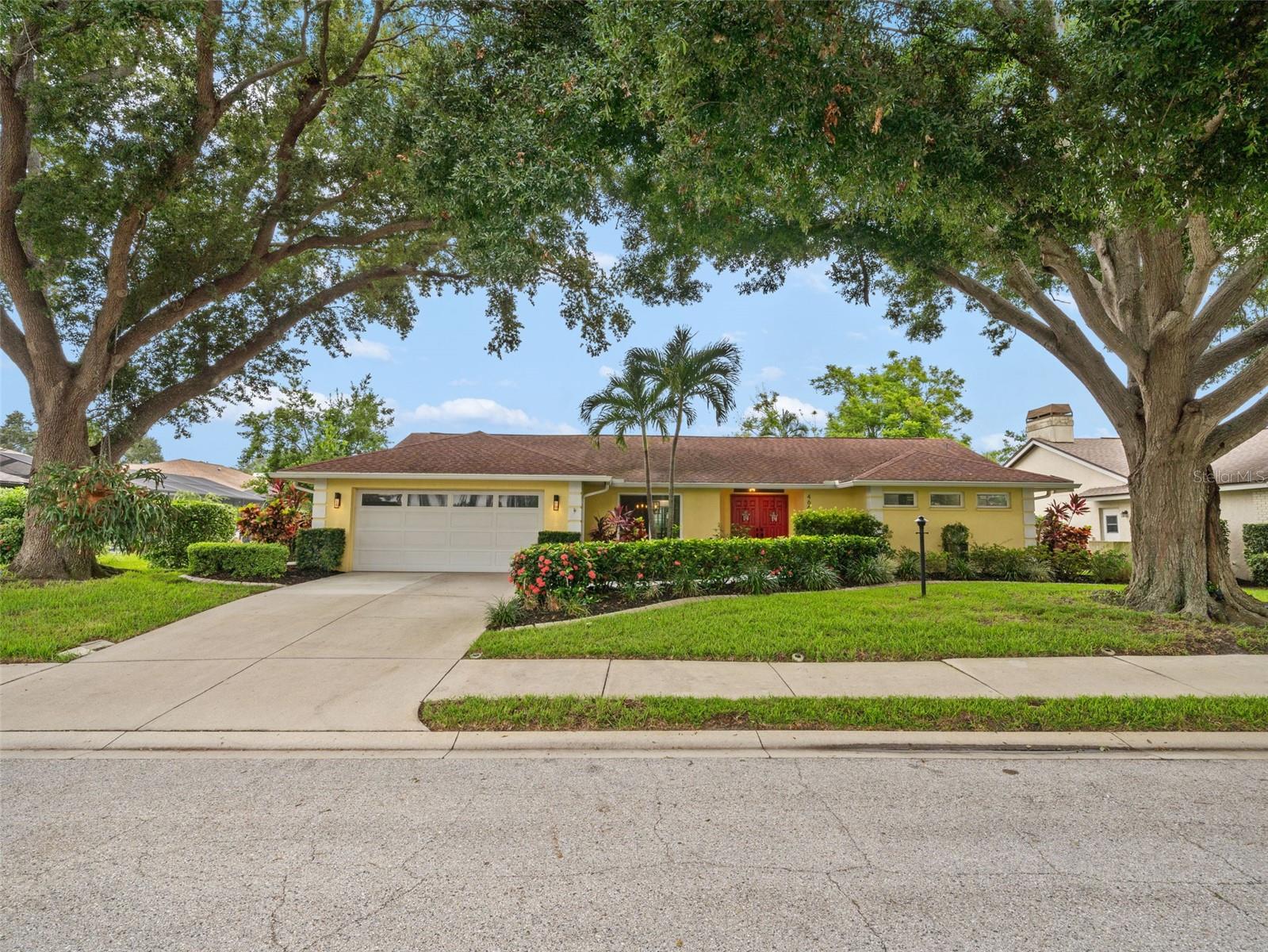 Single Family Residence in SARASOTA, FL - Daniel Dourado