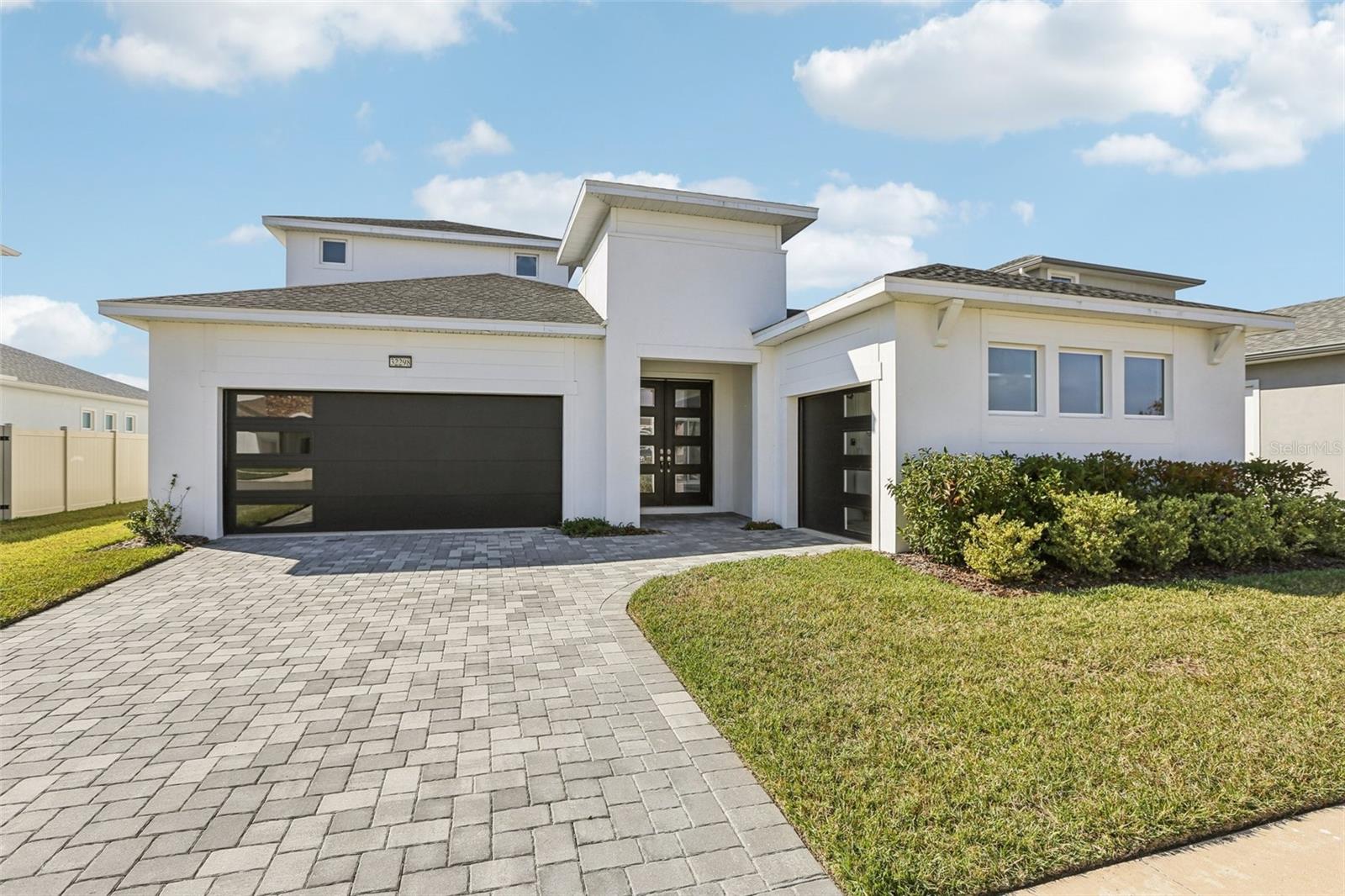 Single Family Residence in SAN ANTONIO, FL - Daniel Dourado