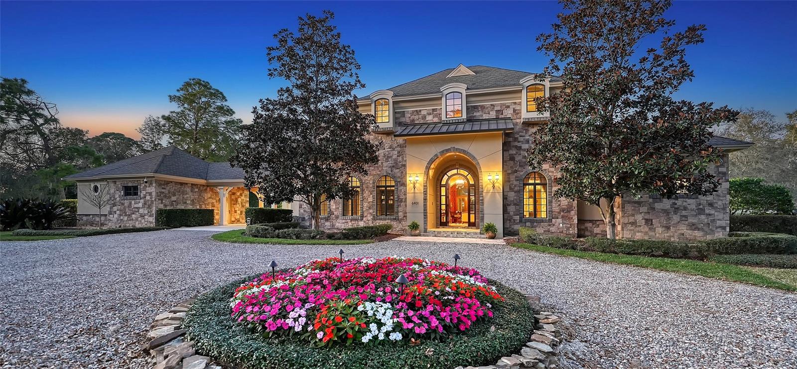 Single Family Residence in SARASOTA, FL - Daniel Dourado