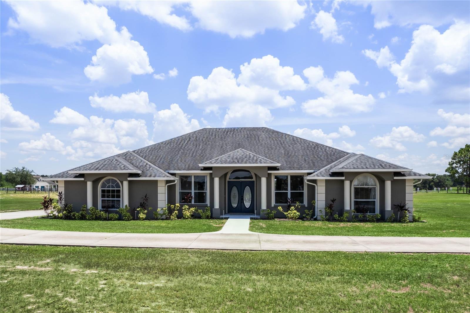 Single Family Residence em WINTER GARDEN, FL - Daniel Dourado