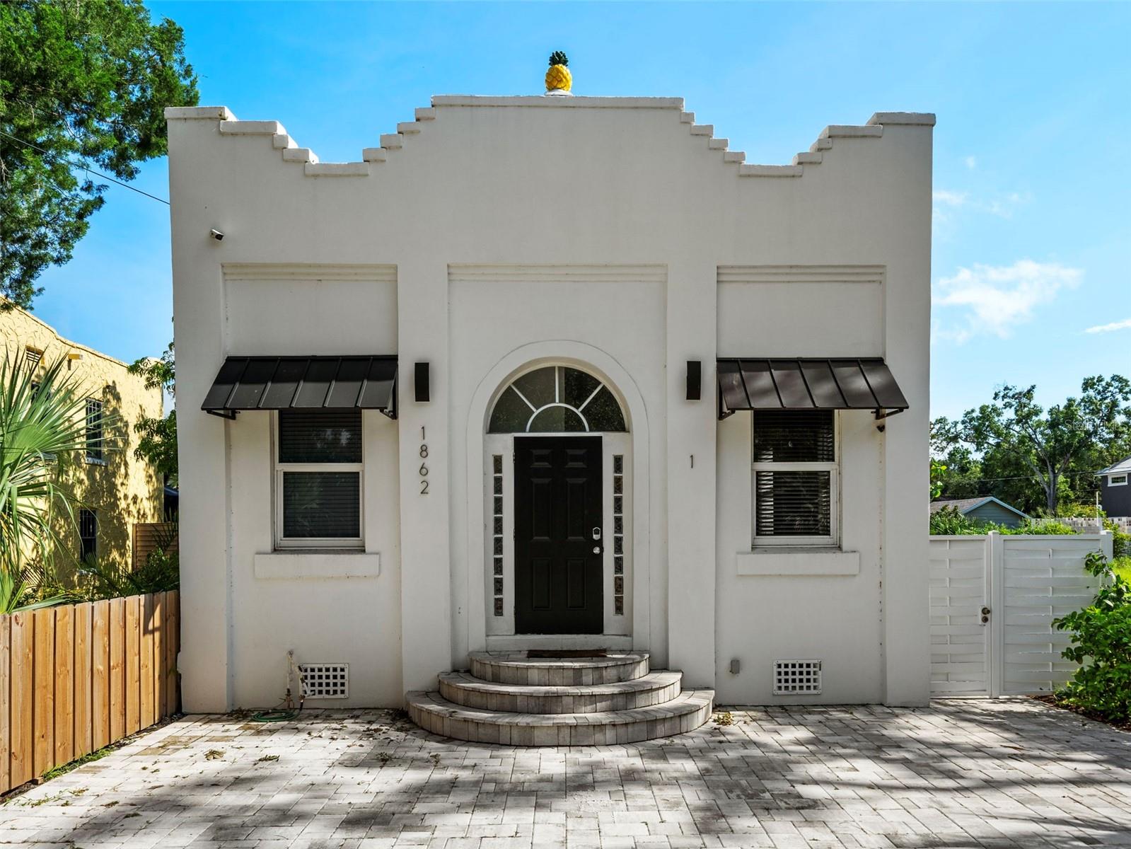 Triplex in SARASOTA, FL - Daniel Dourado