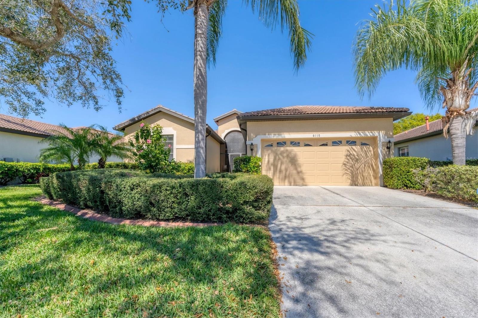 Single Family Residence in SARASOTA, FL - Daniel Dourado