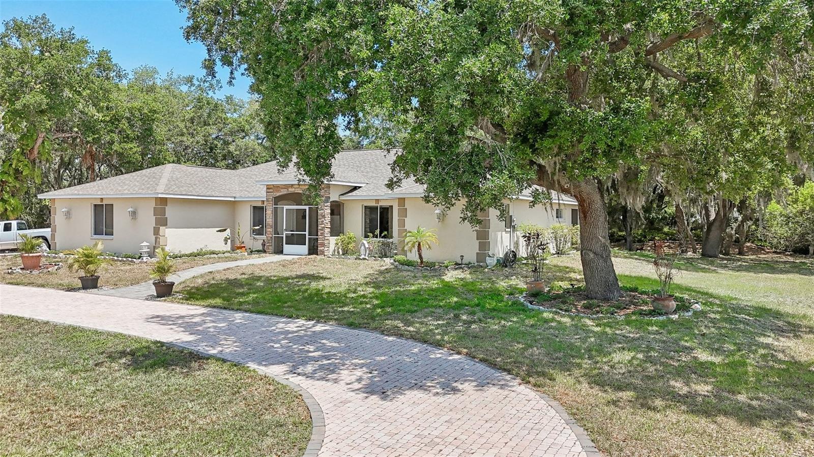 Single Family Residence in SARASOTA, FL - Daniel Dourado