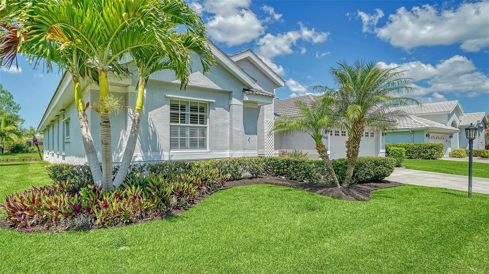 Single Family Residence in SARASOTA, FL - Daniel Dourado