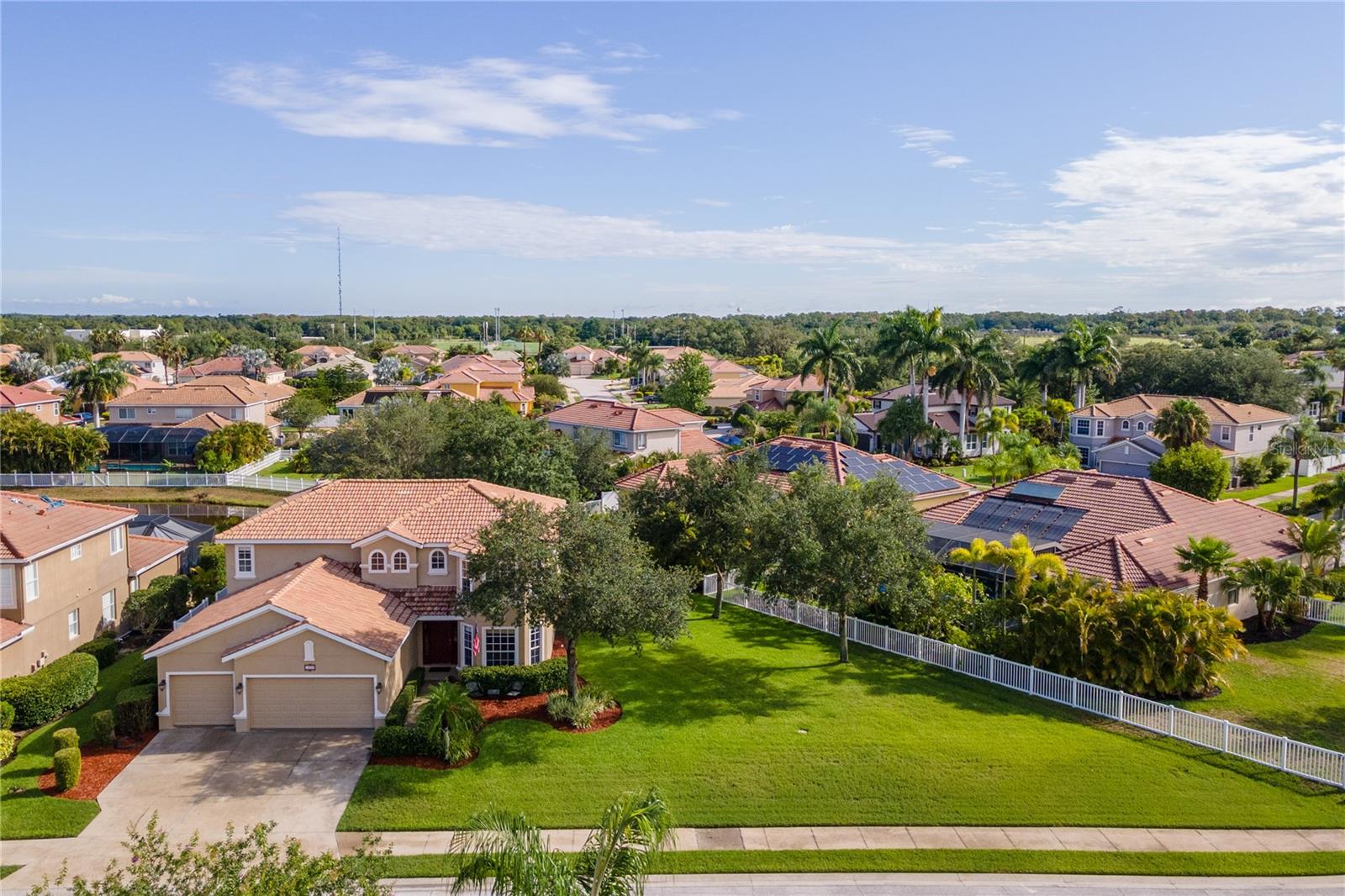 Single Family Residence in SARASOTA, FL - Daniel Dourado