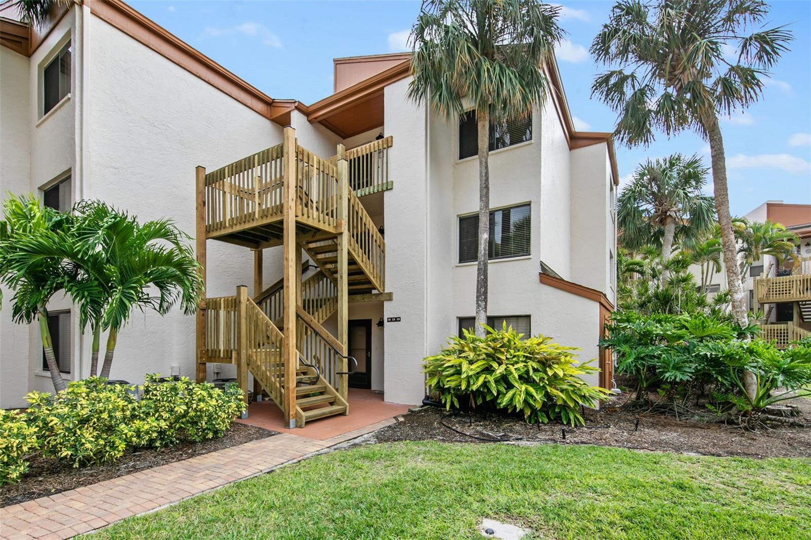 Condominium in SARASOTA, FL - Daniel Dourado