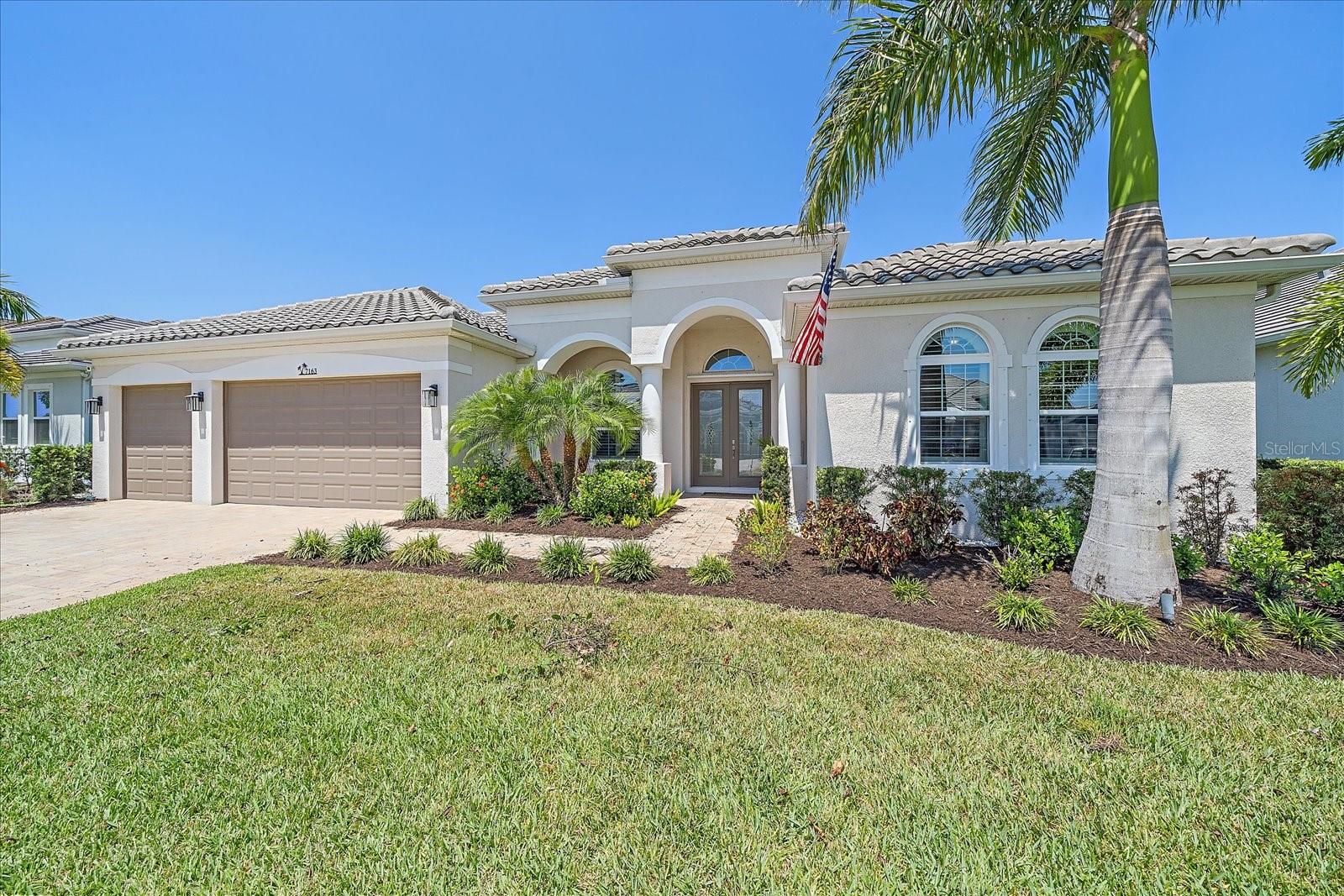 Single Family Residence in SARASOTA, FL - Daniel Dourado