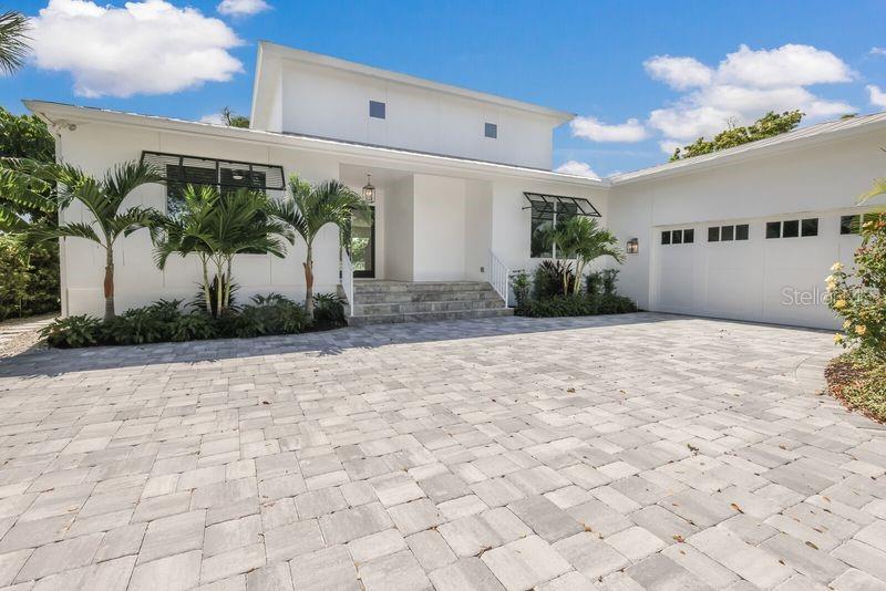 Single Family Residence in SARASOTA, FL - Daniel Dourado