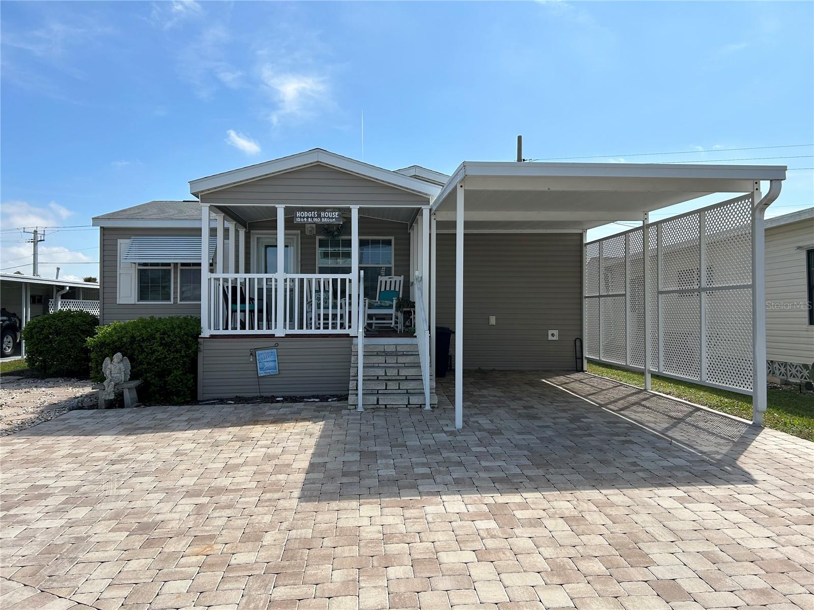 Manufactured Home - Post 1977 in SARASOTA, FL - Daniel Dourado