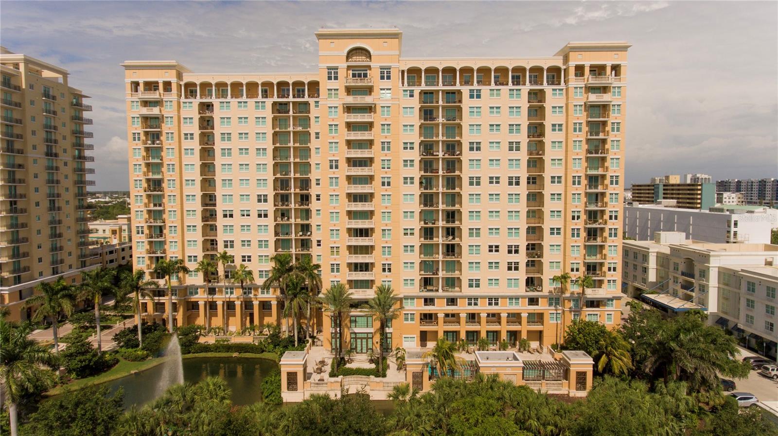 Condominium in SARASOTA, FL - Daniel Dourado