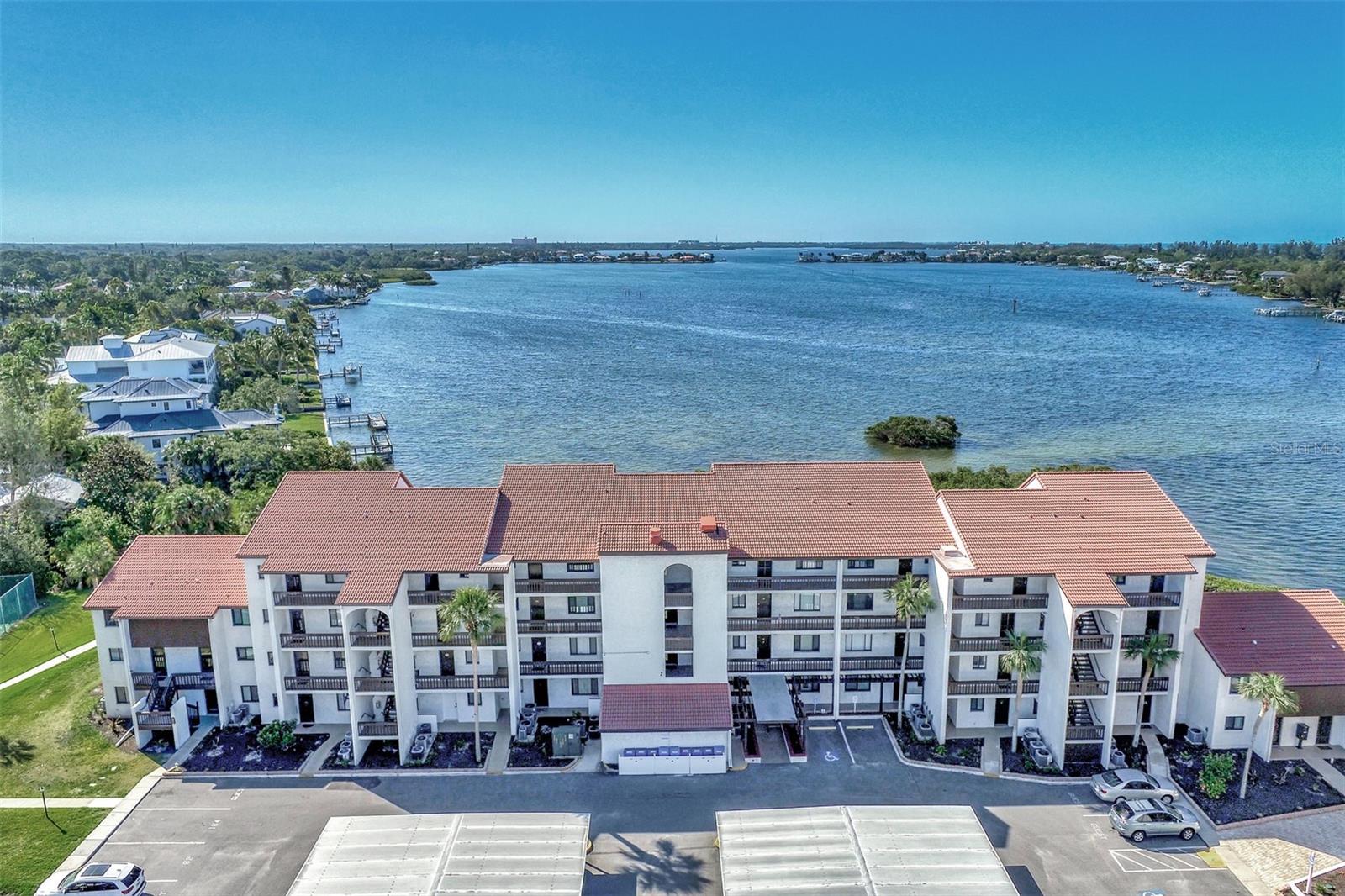 Condominium in SARASOTA, FL - Daniel Dourado