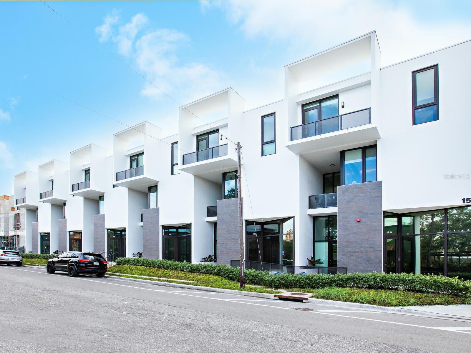 Business in SARASOTA, FL - Daniel Dourado