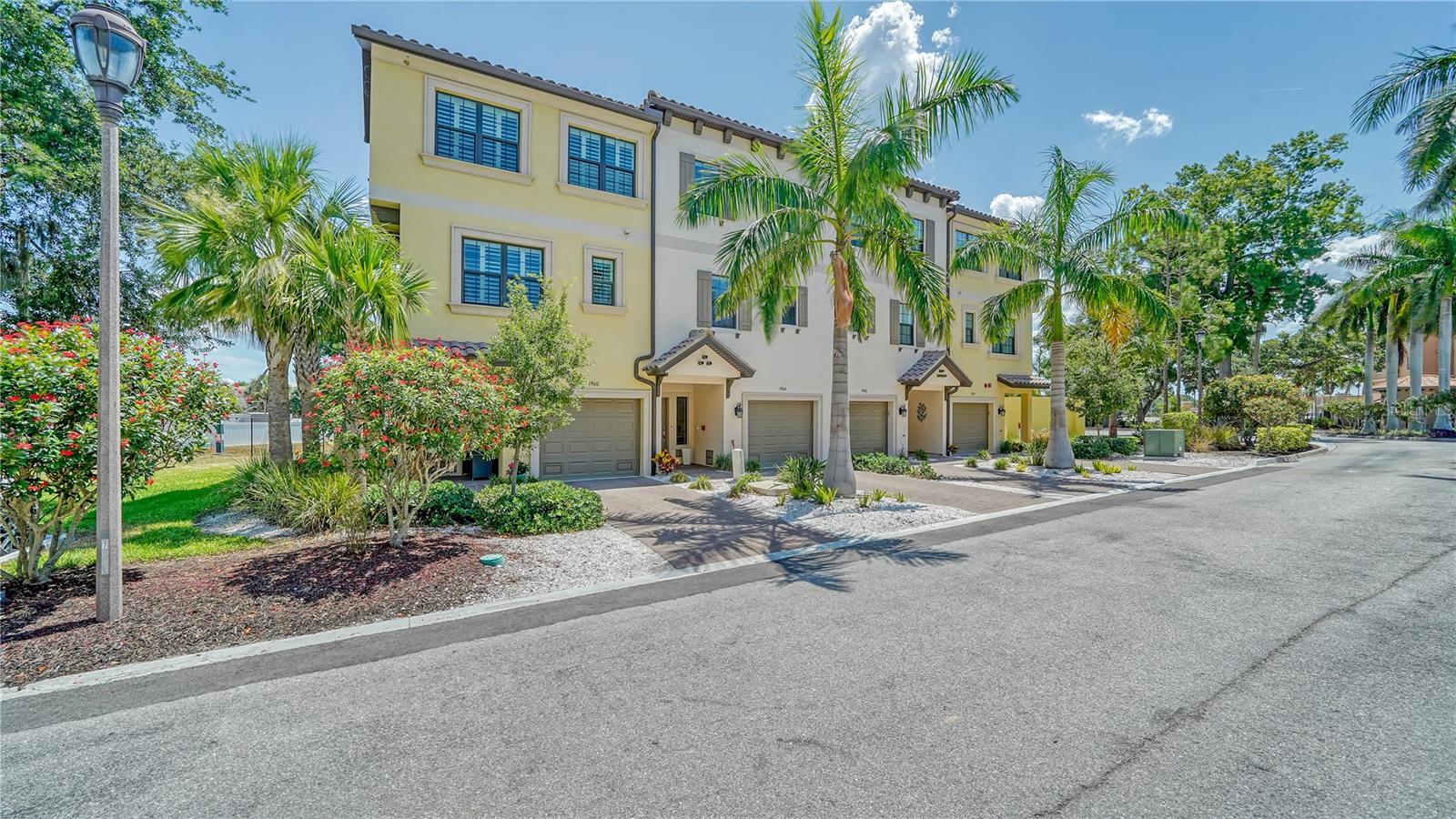 Townhouse in SARASOTA, FL - Daniel Dourado