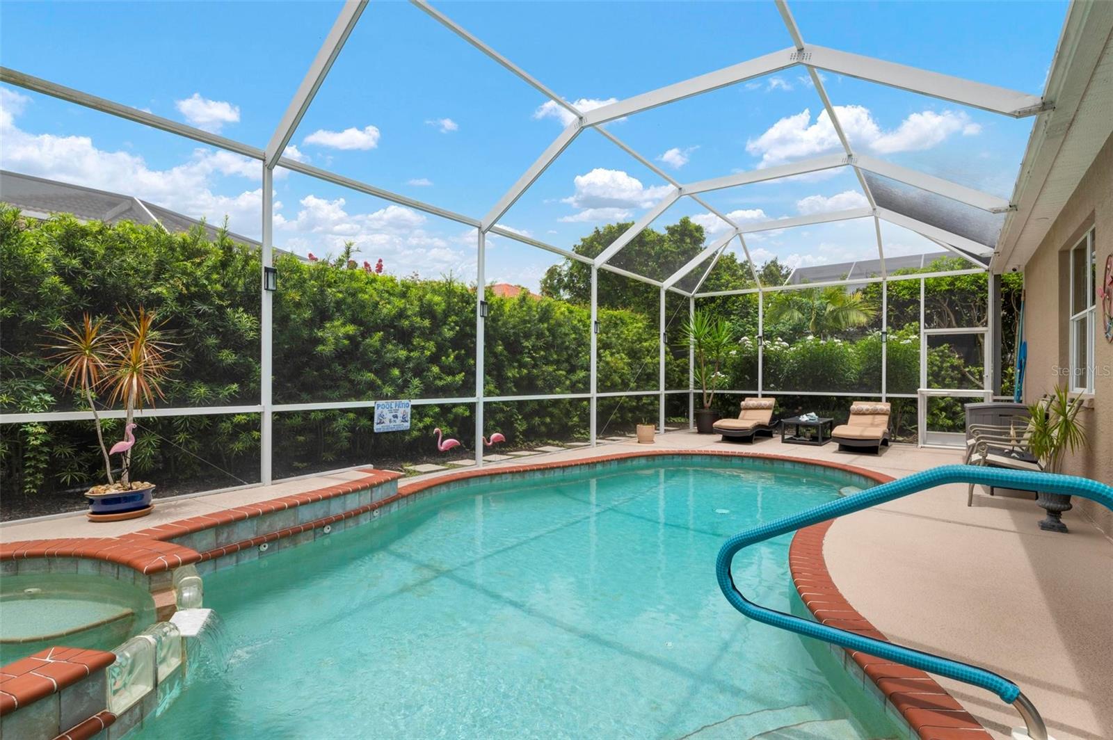 Single Family Residence in SARASOTA, FL - Daniel Dourado