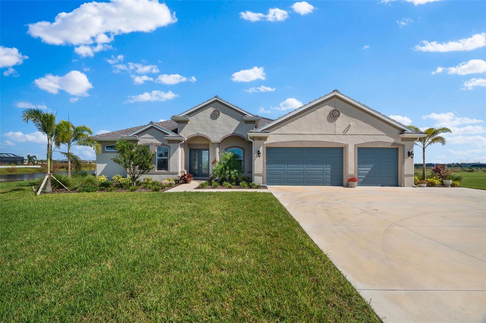 Single Family Residence in SARASOTA, FL - Daniel Dourado