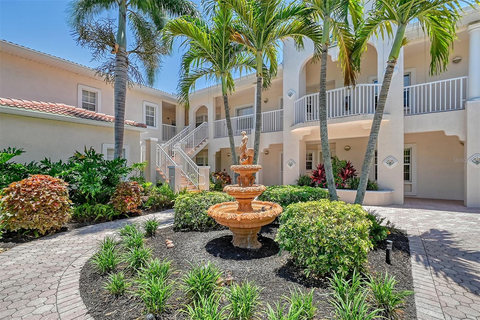 Condominium in SARASOTA, FL - Daniel Dourado