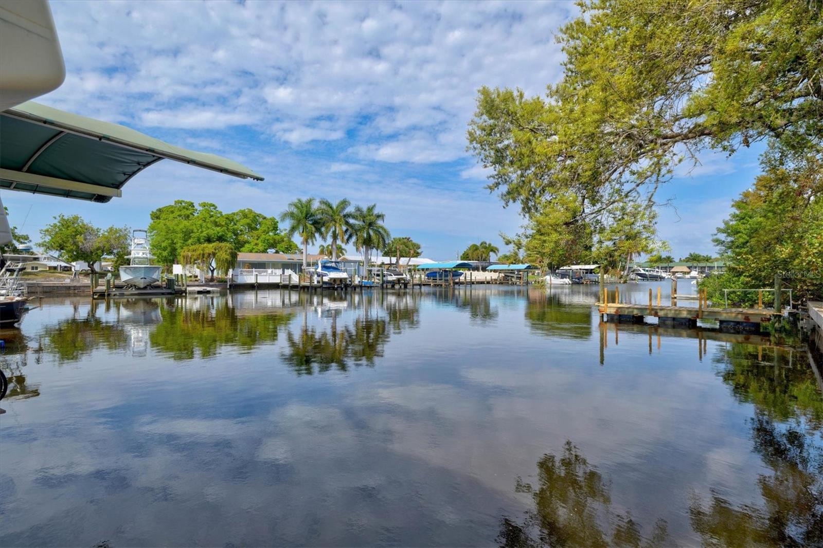 Single Family Residence in SARASOTA, FL - Daniel Dourado