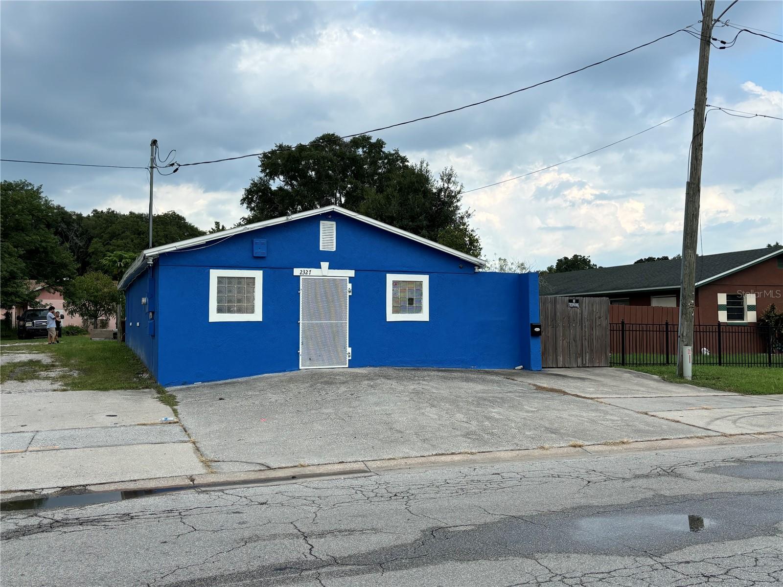 Warehouse in KISSIMMEE, FL - Daniel Dourado