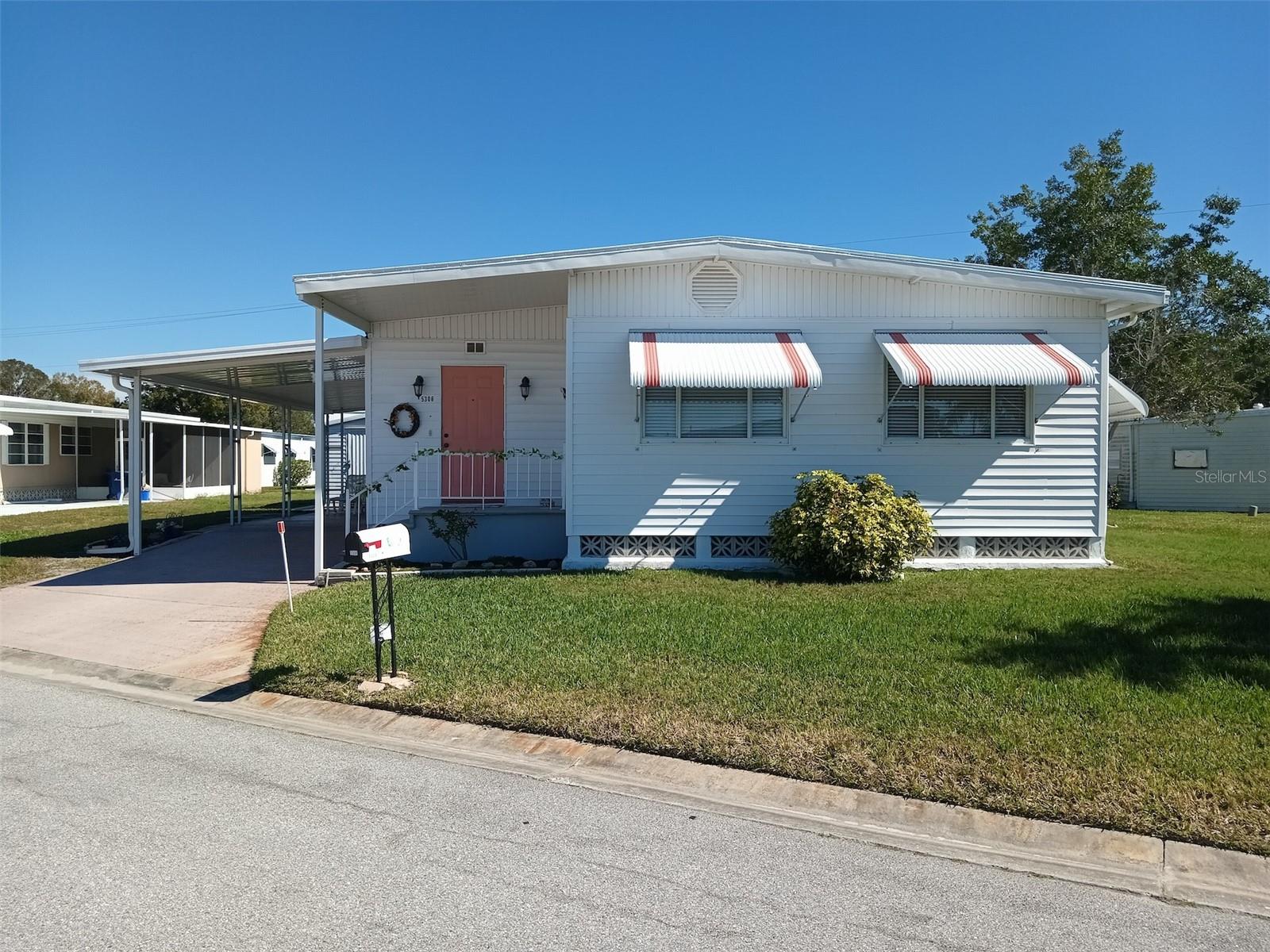 Mobile Home - Pre 1976 in SARASOTA, FL - Daniel Dourado