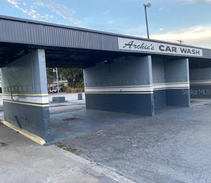 Retail in LAKELAND, FL - Daniel Dourado
