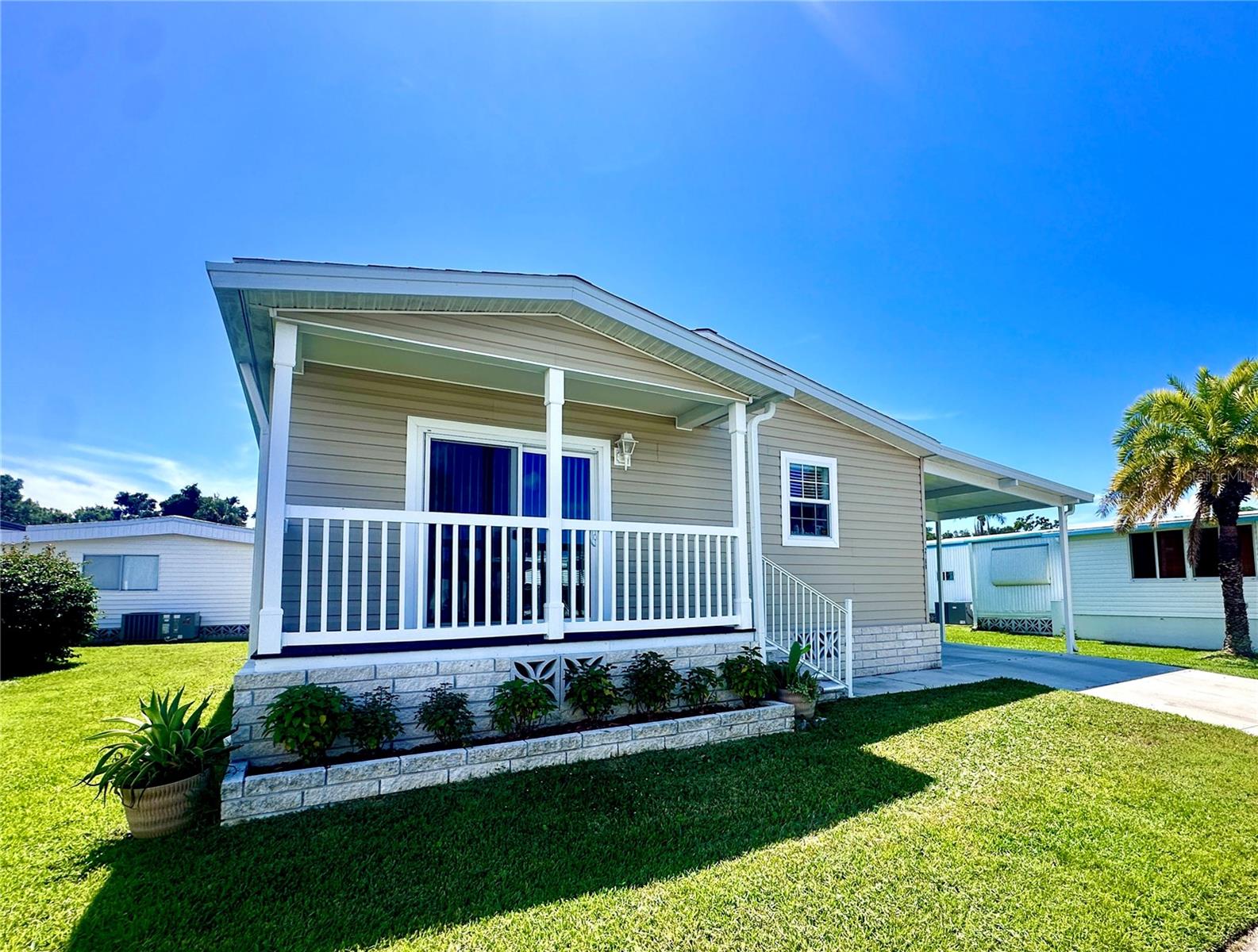 Manufactured Home - Post 1977 in SARASOTA, FL - Daniel Dourado