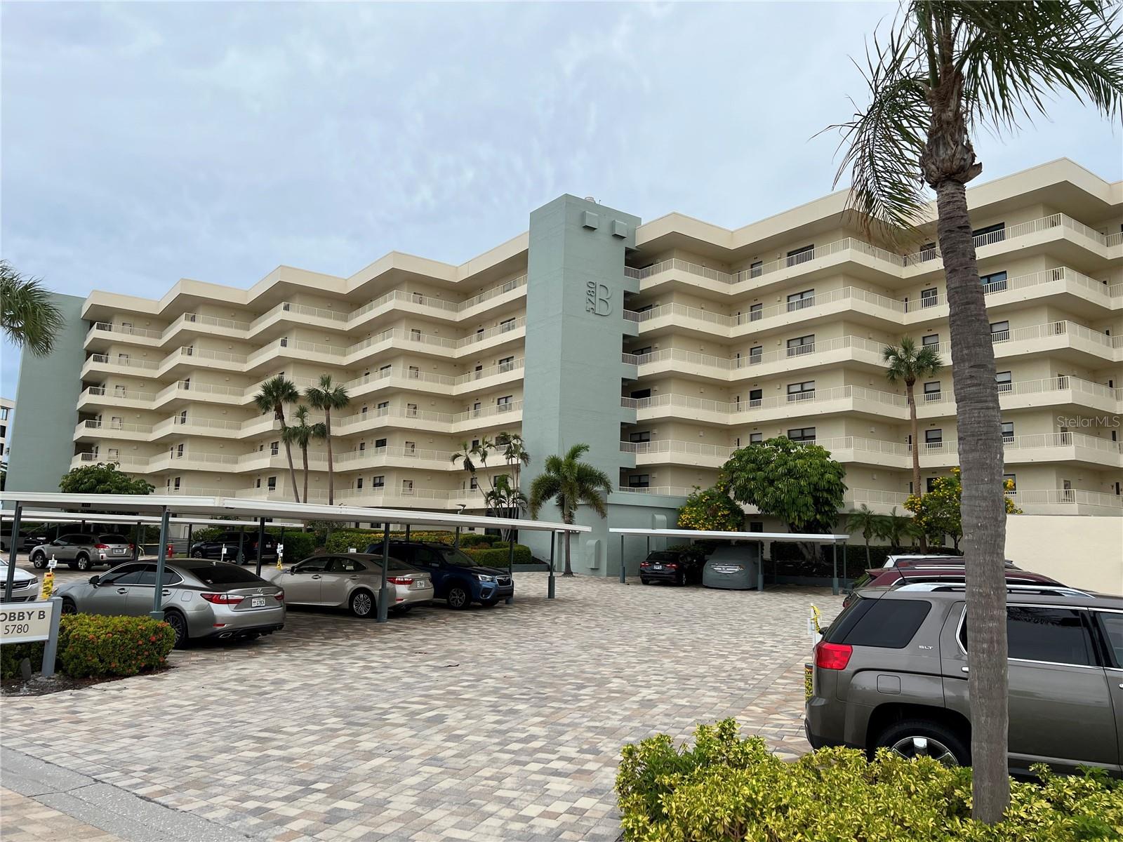 Condominium in SARASOTA, FL - Daniel Dourado