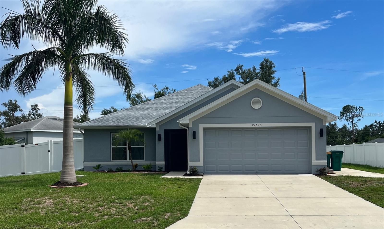 Single Family Residence in PORT CHARLOTTE, FL - Daniel Dourado