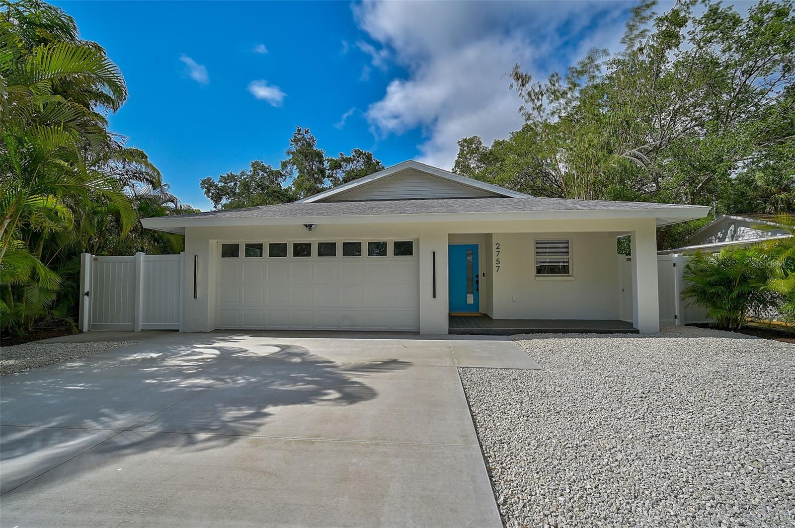 Single Family Residence in SARASOTA, FL - Daniel Dourado